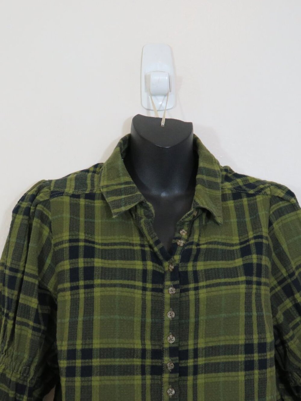 Anthropologie Pilcro size Medium The Tallulah Puff Sleeve Plaid Top Button Down - Picture 3 of 6